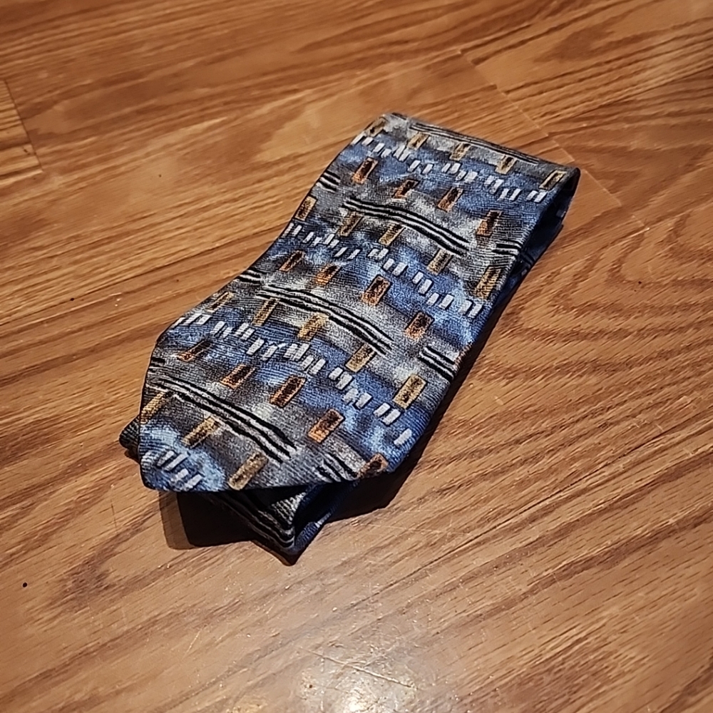 Bugatti 100% Italian silk tie‎